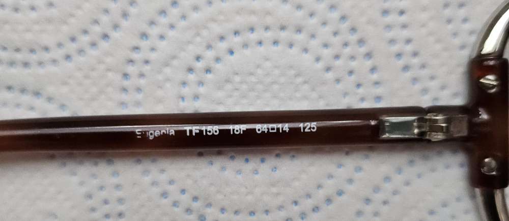 Tom Ford slnečné okuliare model Eugenia TF156.