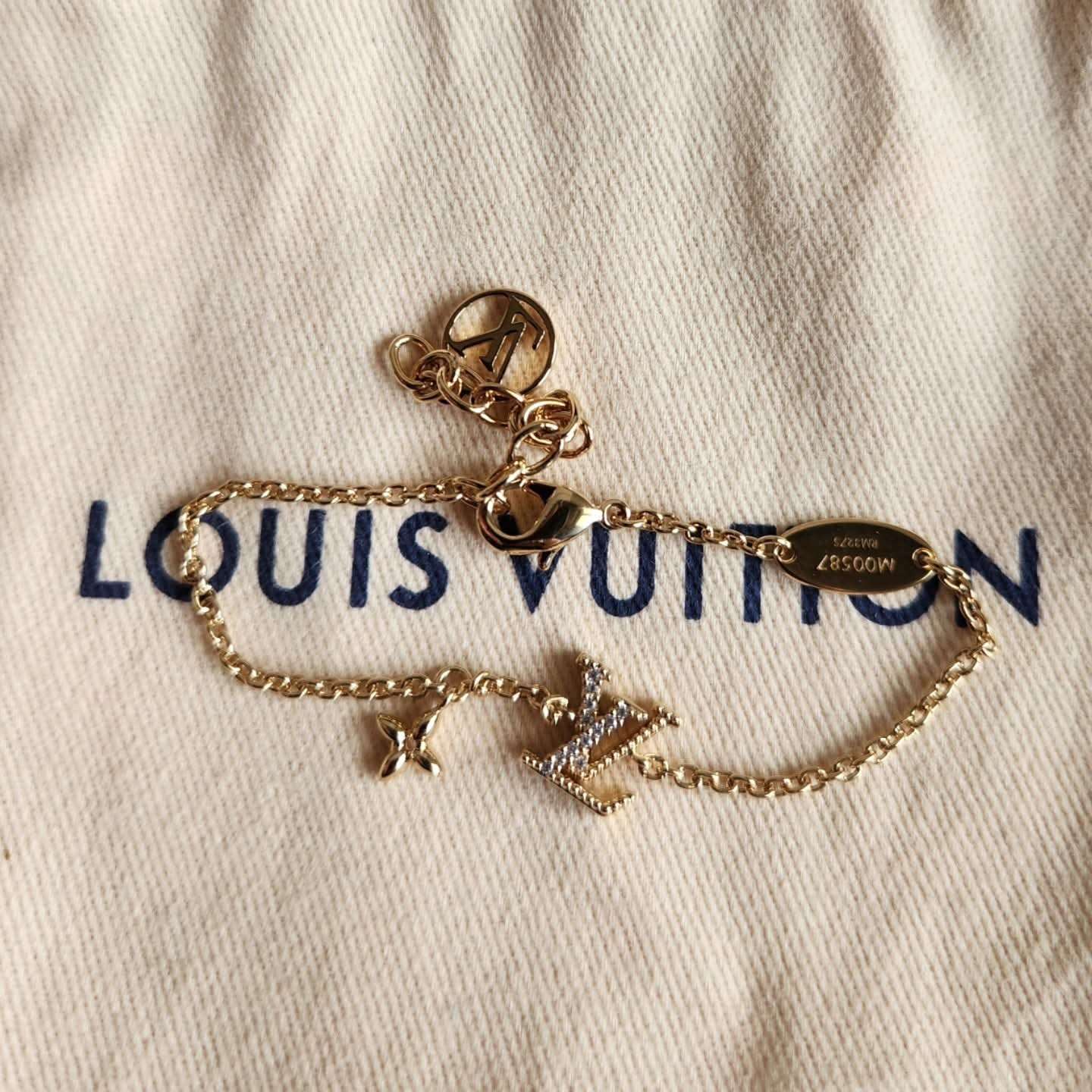Louis Vuitton Naramek