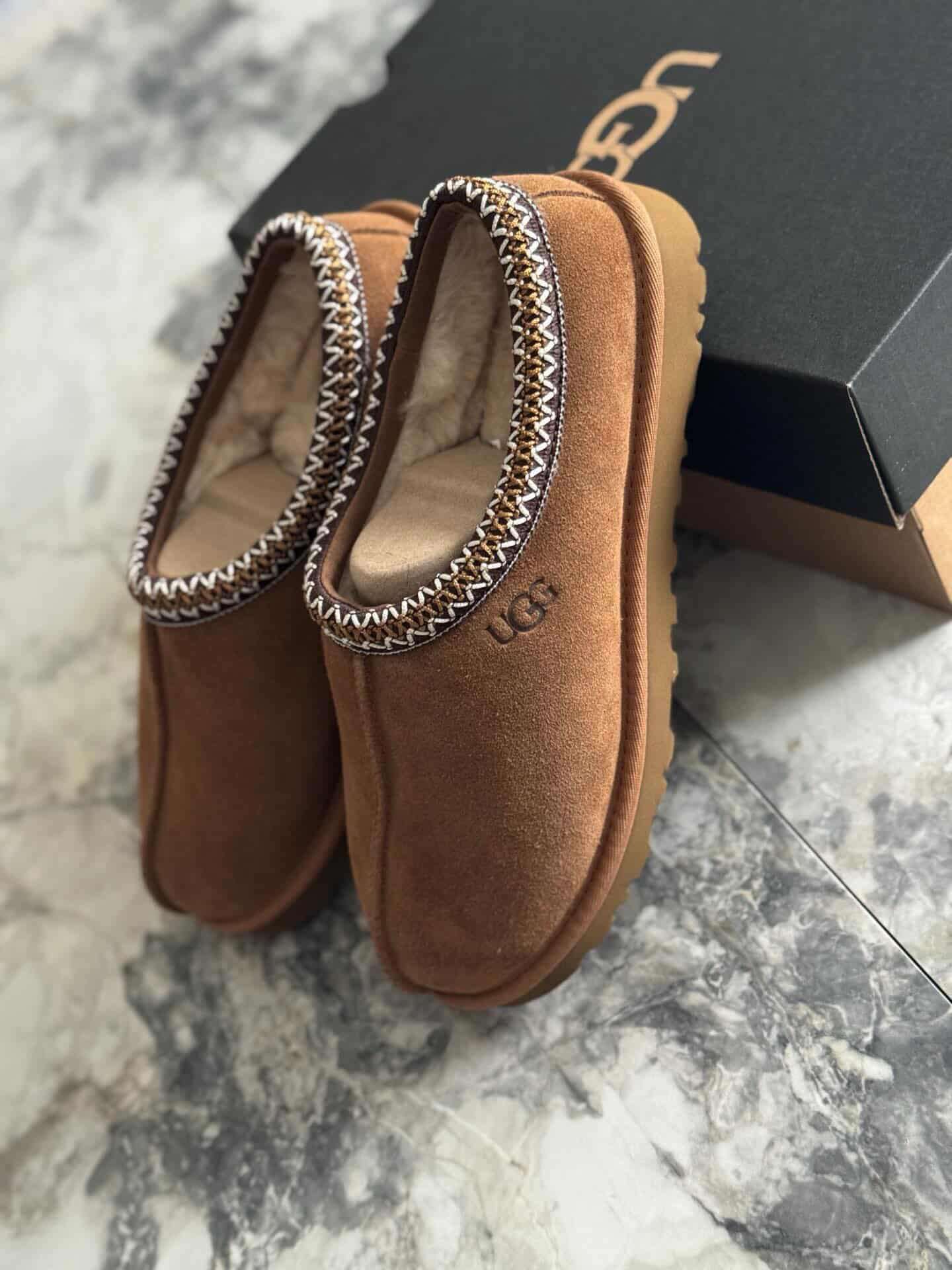 UGG Tasman