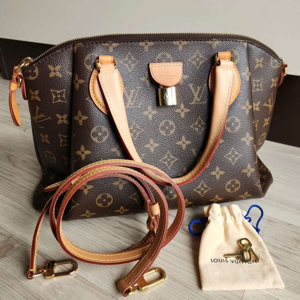 Louis Vuitton Rivoli MM NM