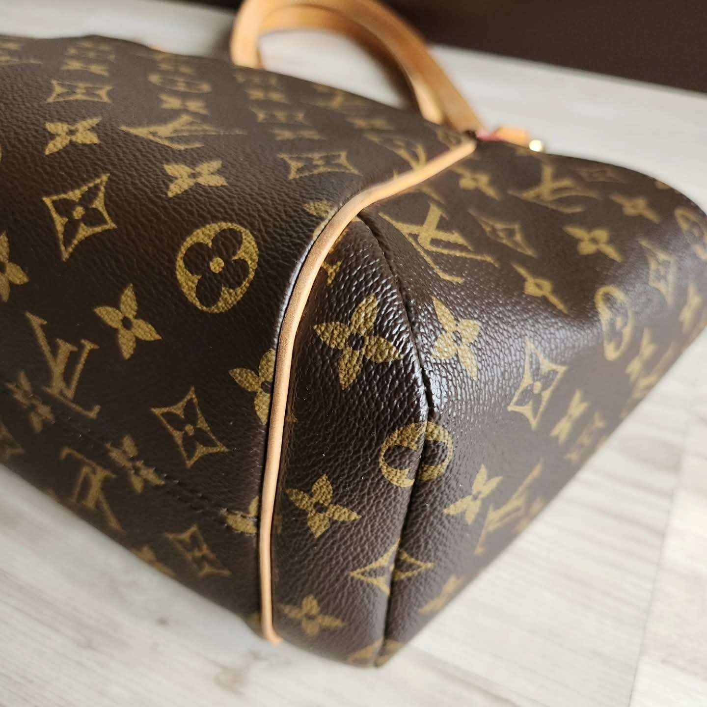 Louis Vuitton Totally