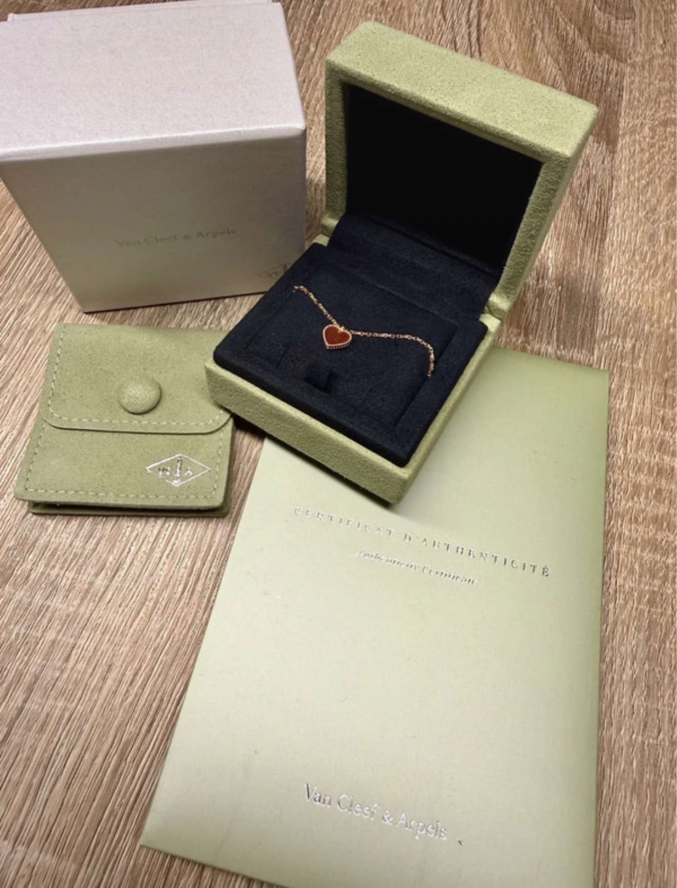 Van Cleef arpels naramok