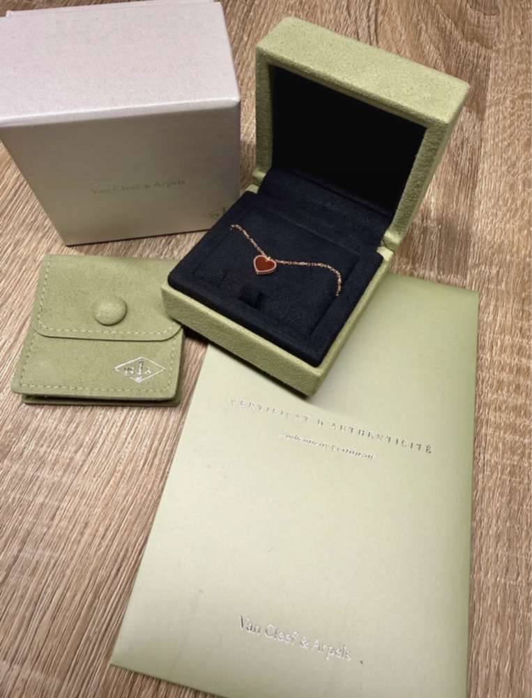 Van Cleef arpels naramok