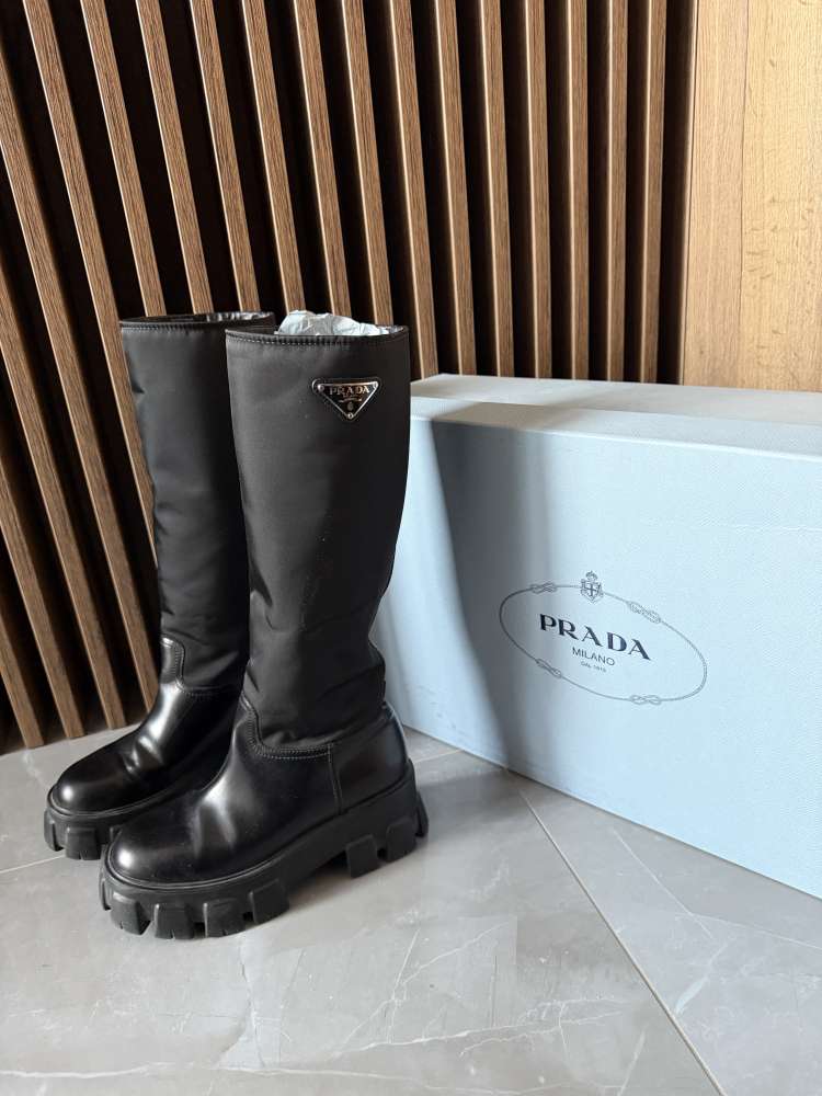 Prada cižmy
