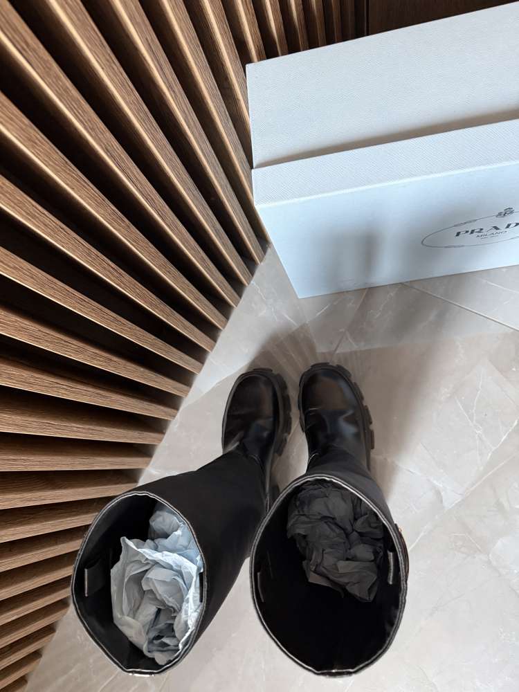 Prada cižmy