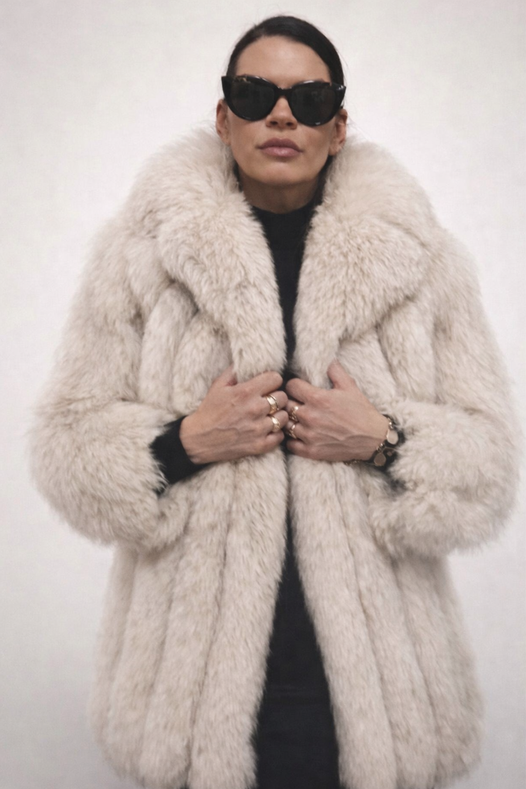 Luxusný kožuch z pravej líšky – svetlá krémovo-strieborná