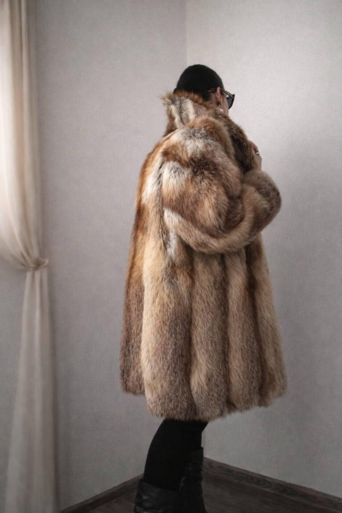 Luxusný kožuch z pravej líšky s veľkým golierom