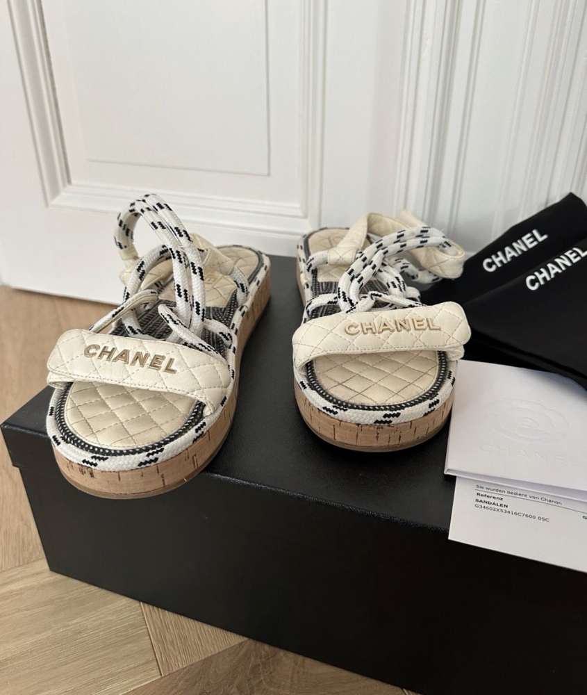 Chanel sandalky