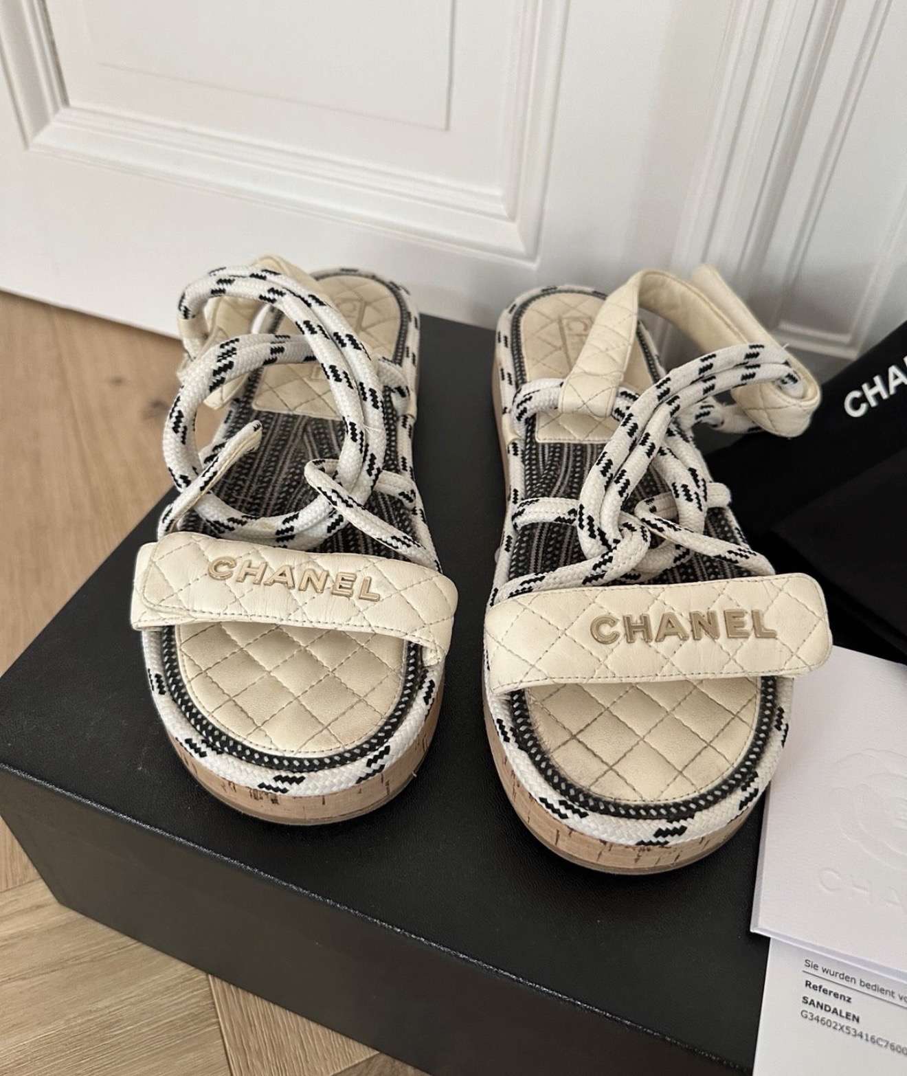 Chanel sandalky