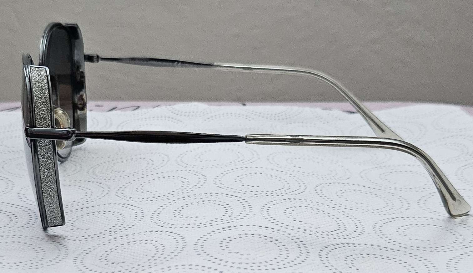 Jimmy Choo slnečné okuliare model FELINE.