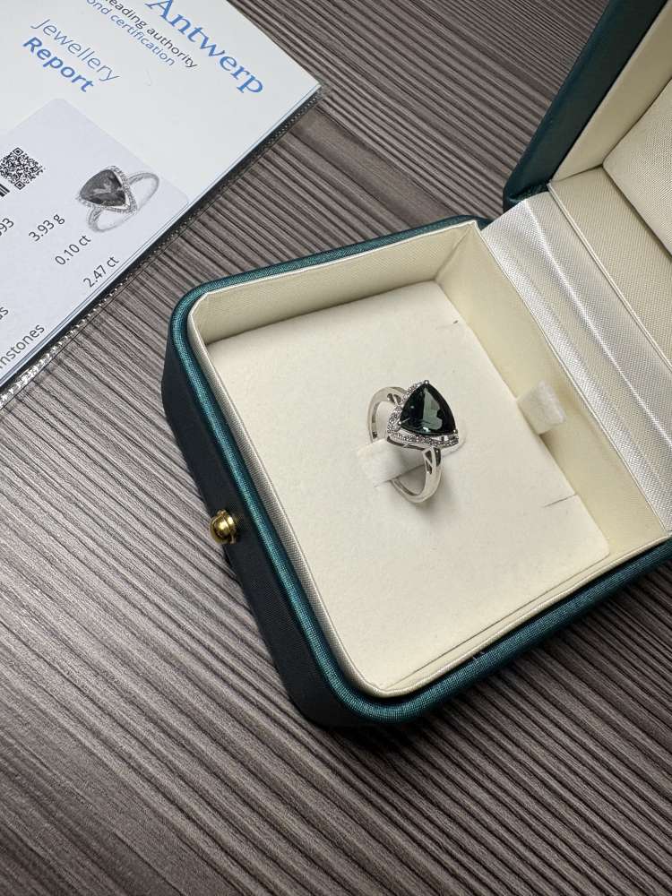 Luxusný platinový prsteň s prírodným turmalínom 2.47ct