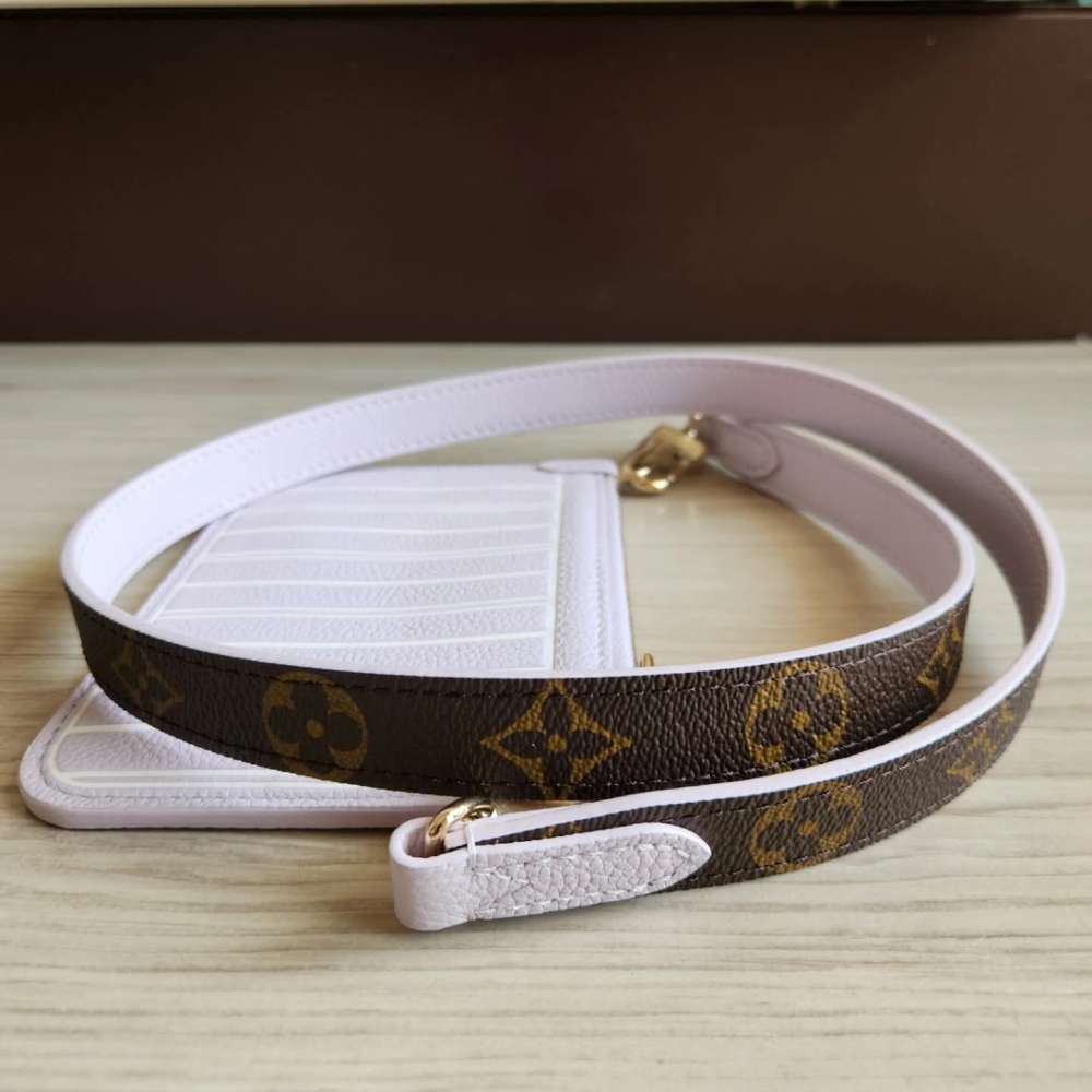 Louis Vuitton Pochette s popruhem