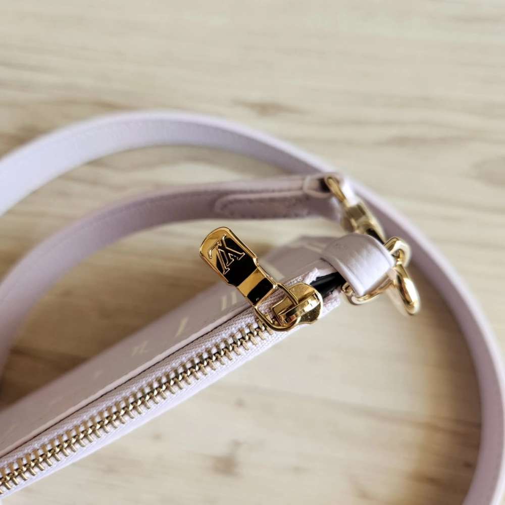 Louis Vuitton Pochette s popruhem