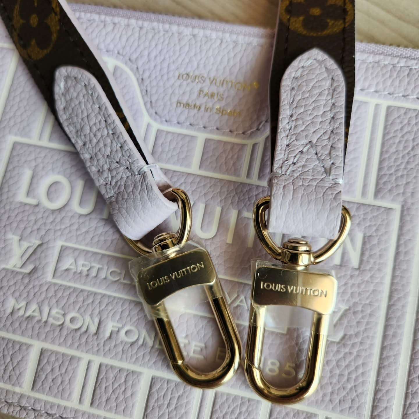 Louis Vuitton Pochette s popruhem