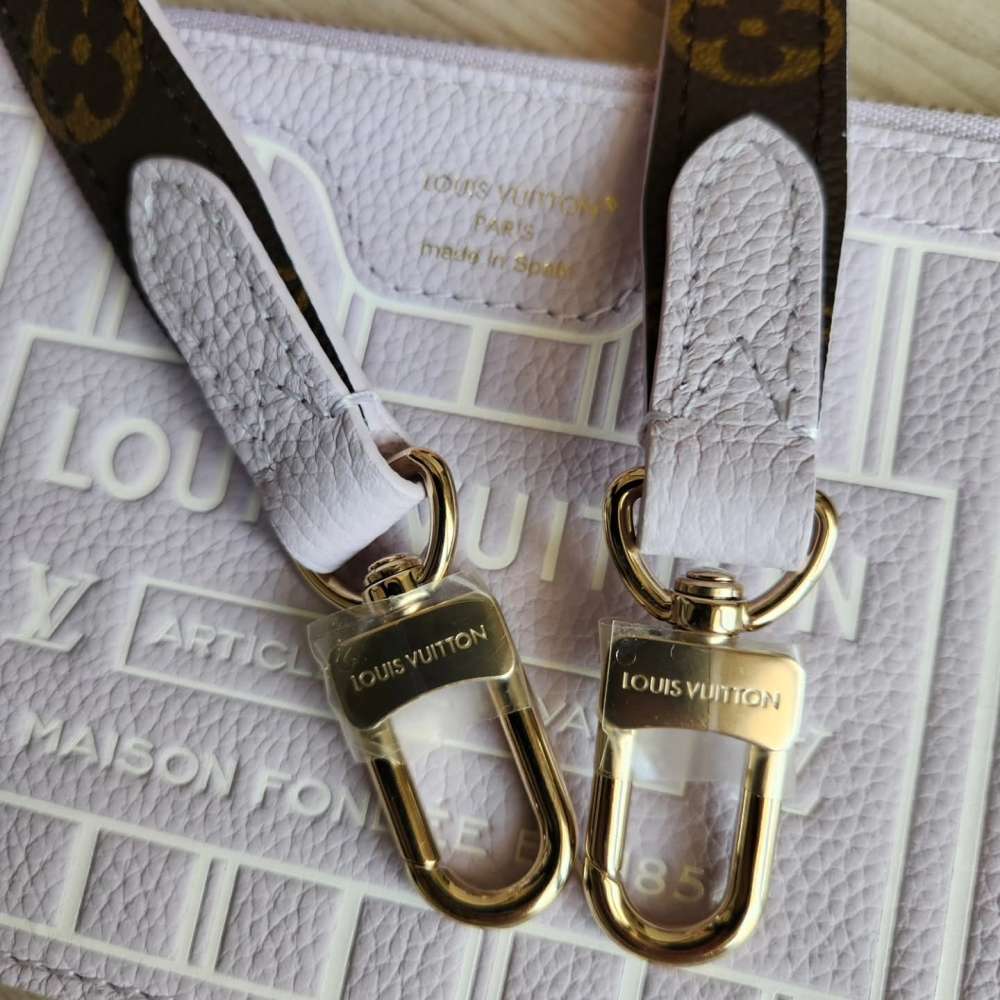 Louis Vuitton Pochette s popruhem