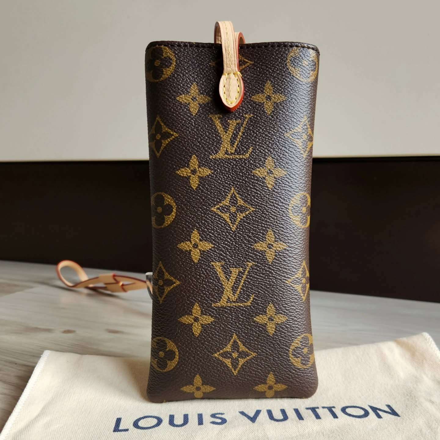 Louis Vuitton Pouzdro