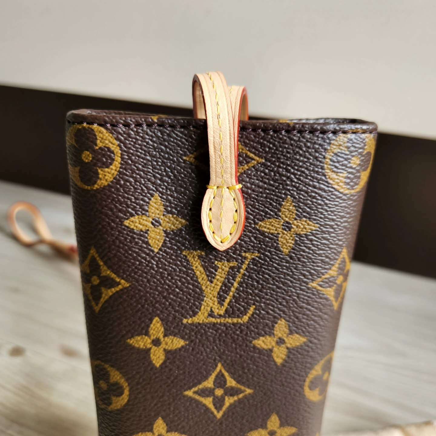 Louis Vuitton Pouzdro