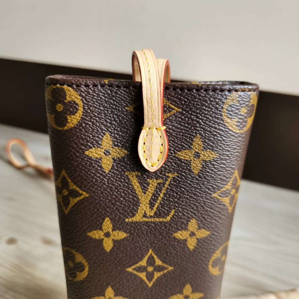 Louis Vuitton Pouzdro
