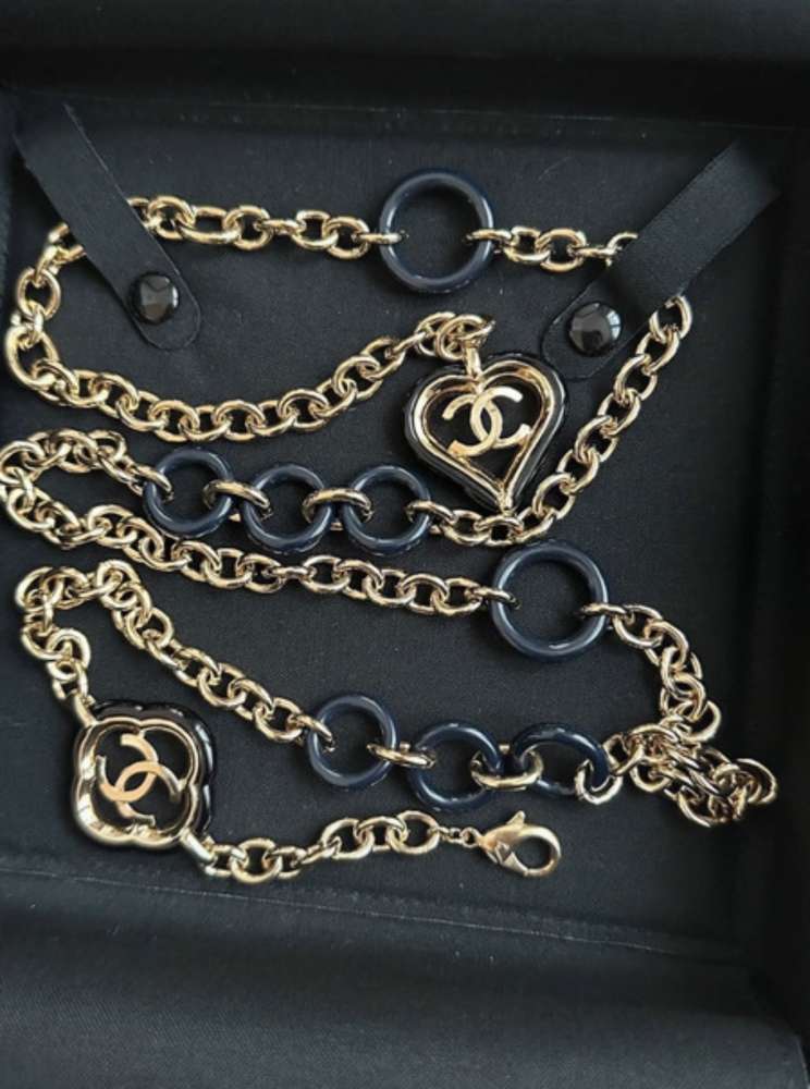 Chanel opasok alebo nahrdelnik