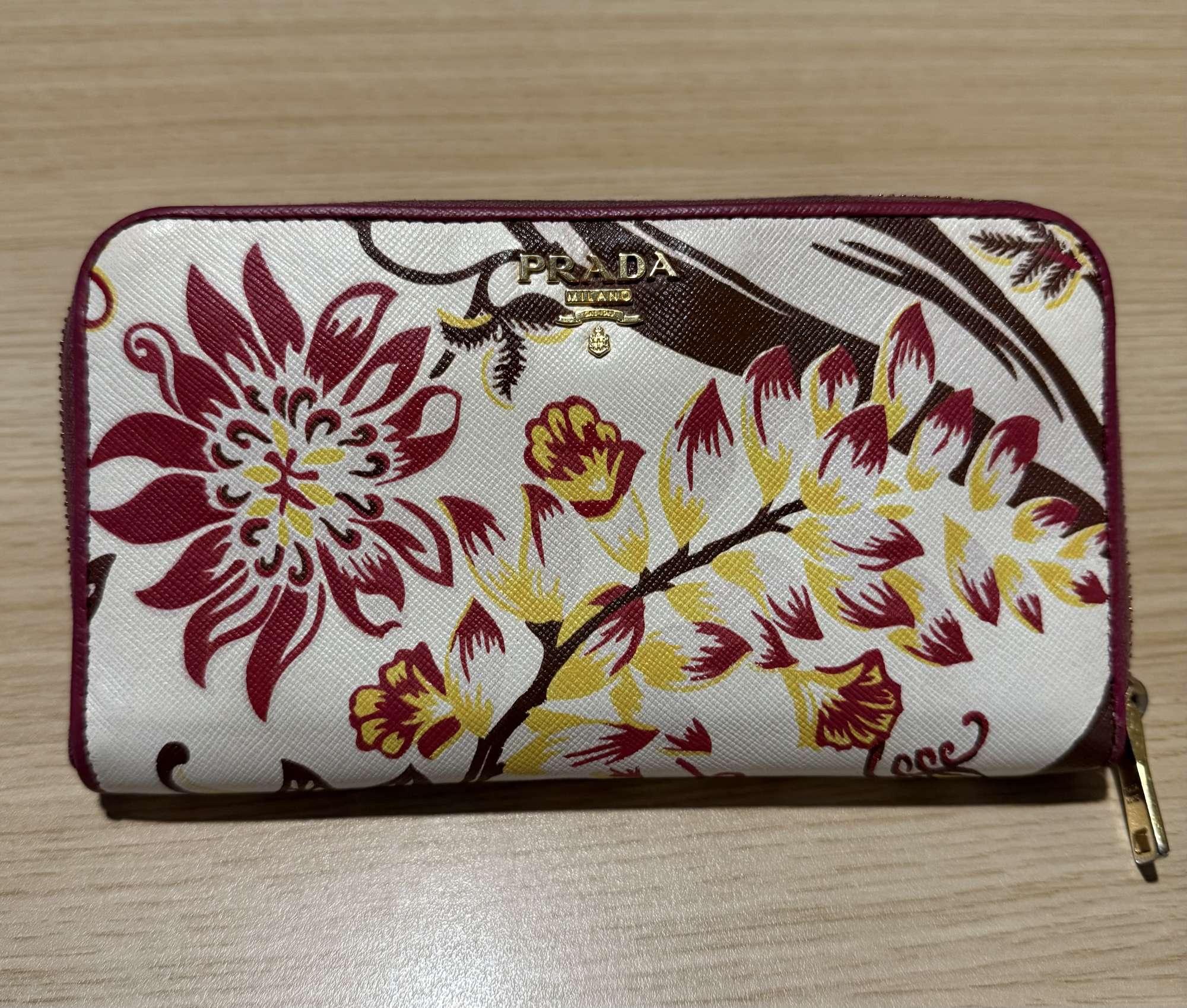 Prada saffiano print wallet