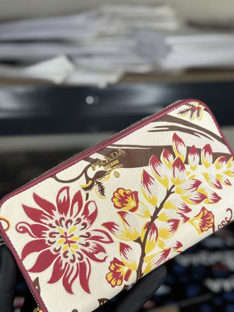 Prada saffiano print wallet