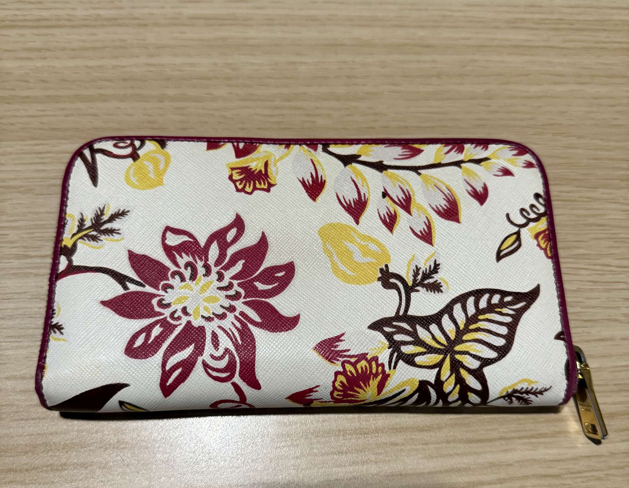 Prada saffiano print wallet