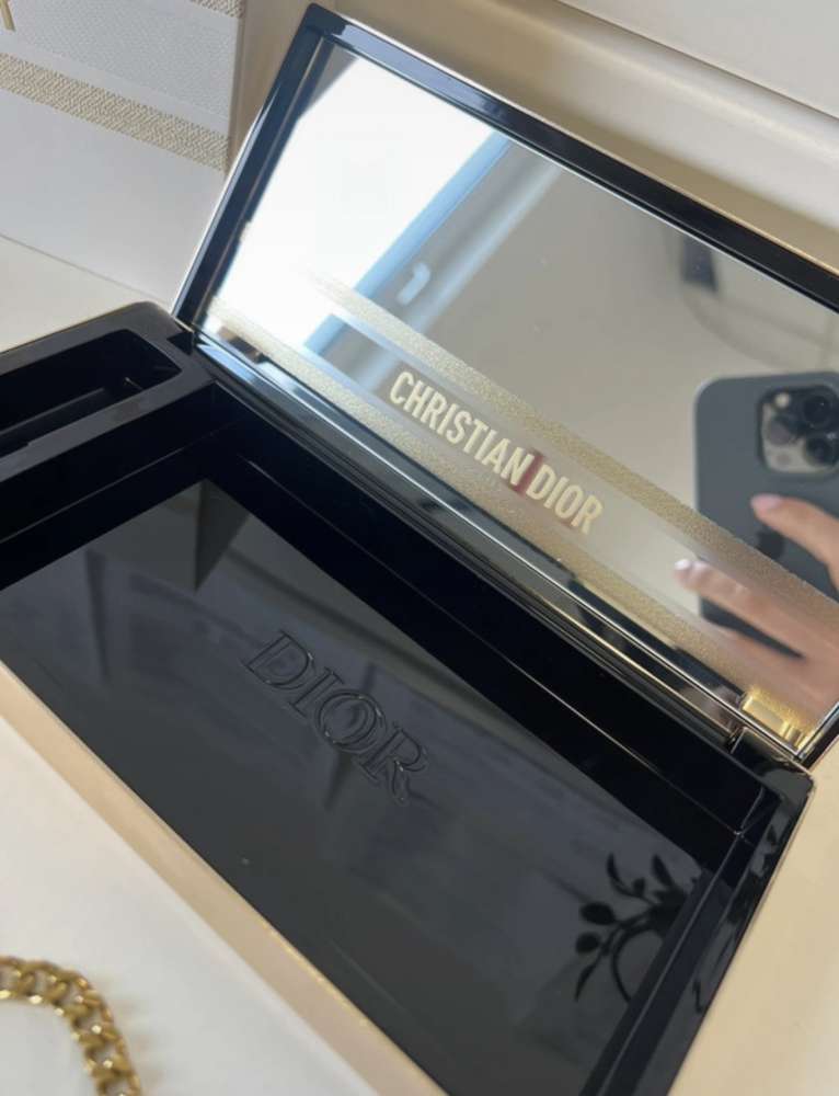 Dior kozmetický clutch