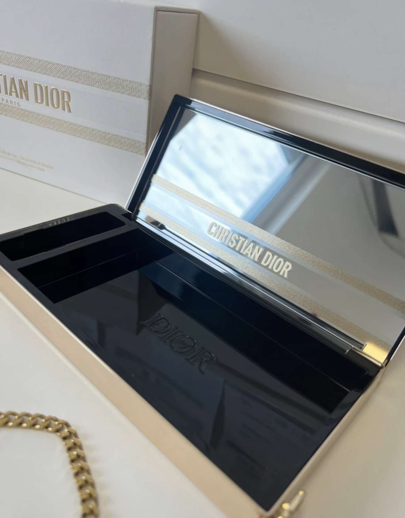 Dior kozmetický clutch