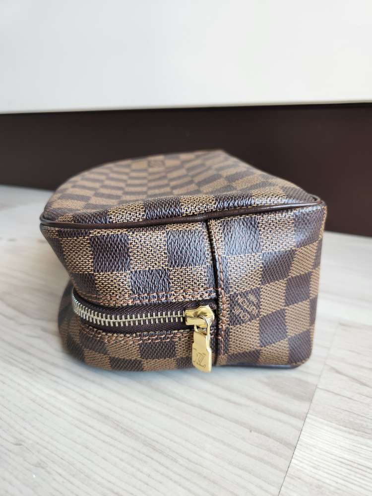 Louis Vuitton Toilette Damier ebene