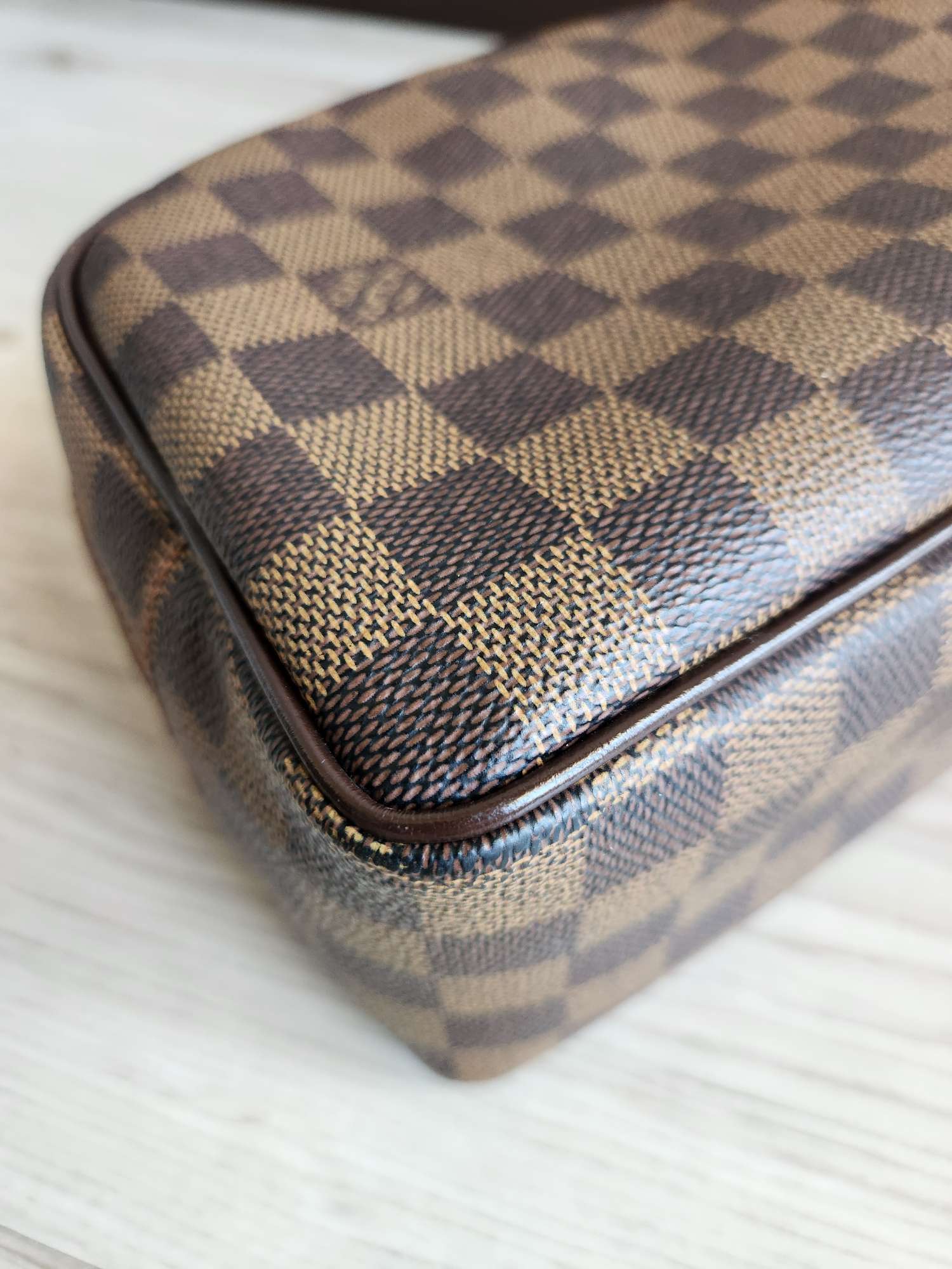 Louis Vuitton Toilette Damier ebene