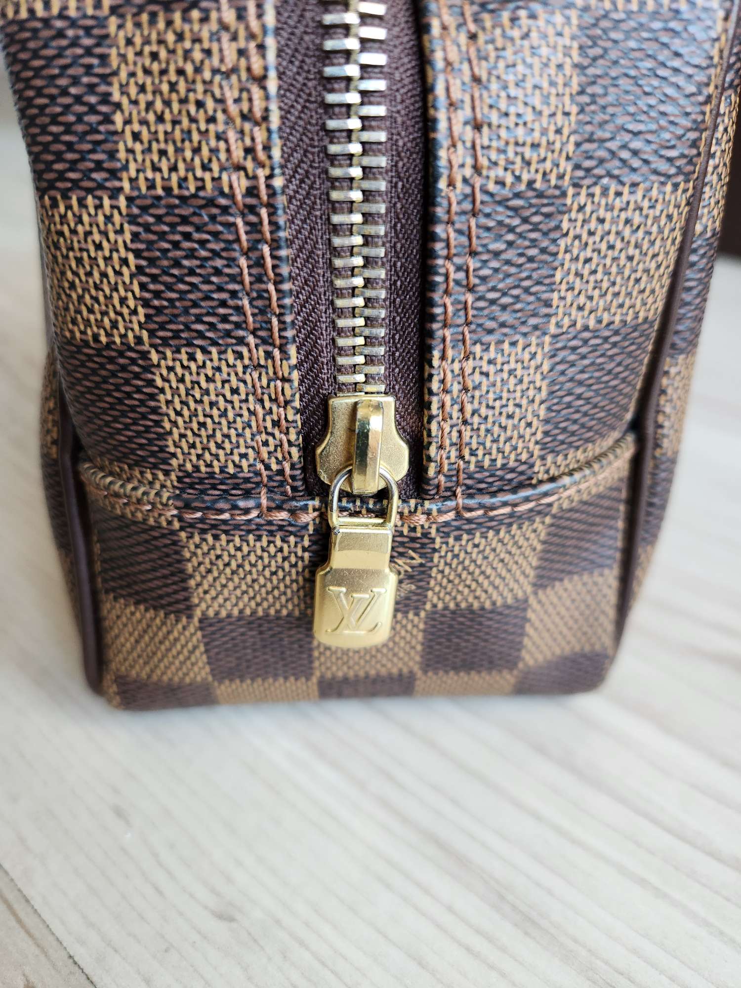 Louis Vuitton Toilette Damier ebene