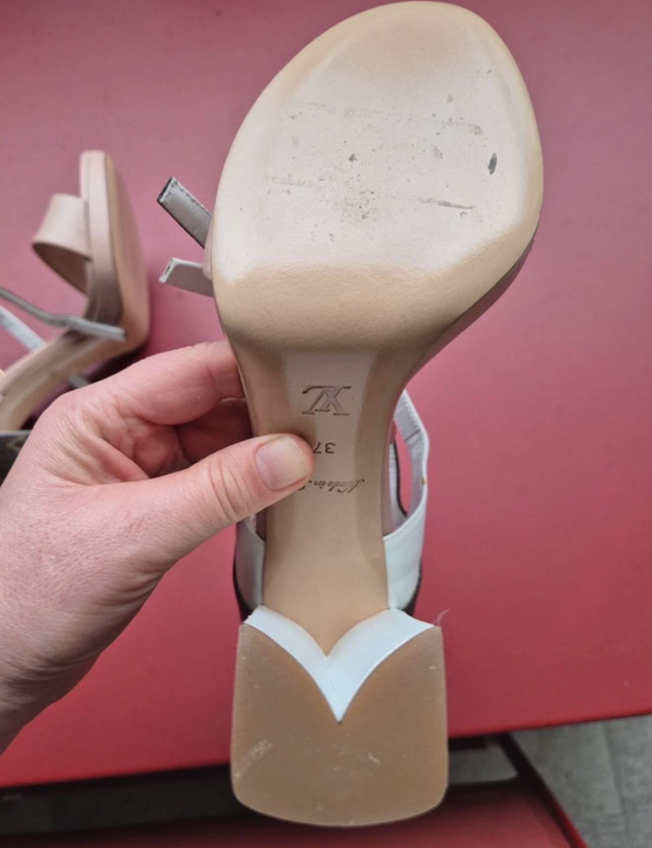 Louis Vuitton sandalky