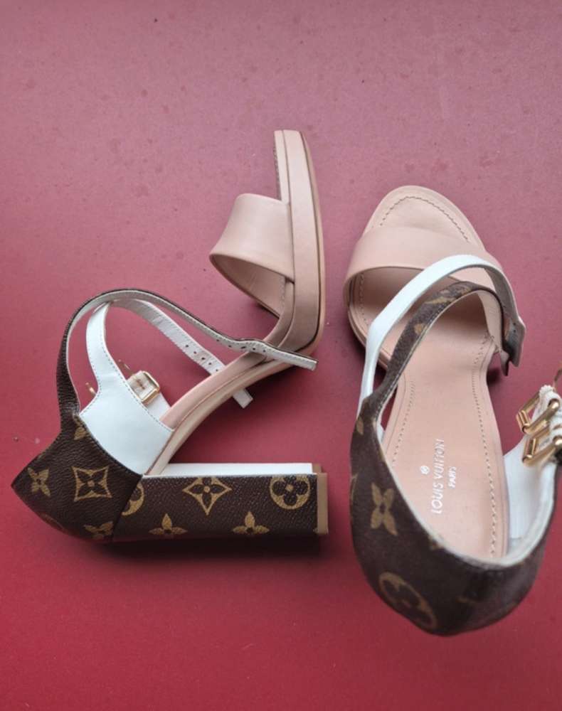 Louis Vuitton sandalky