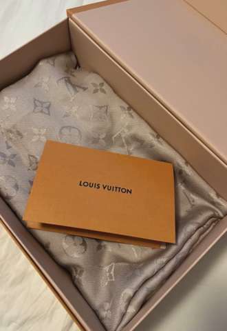 https://vipluxury.sk/Louis Vuitton šál