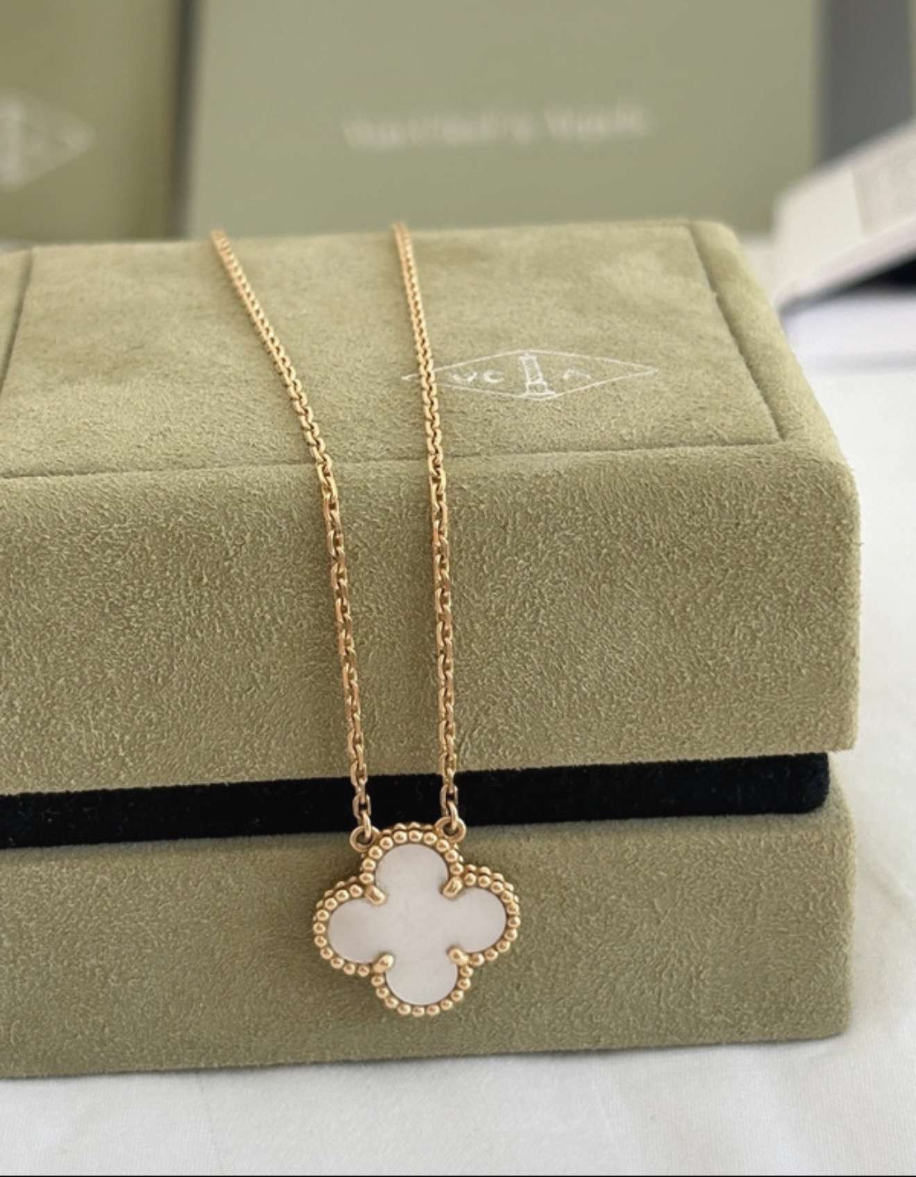 Van Cleef arpels nahrdelnik