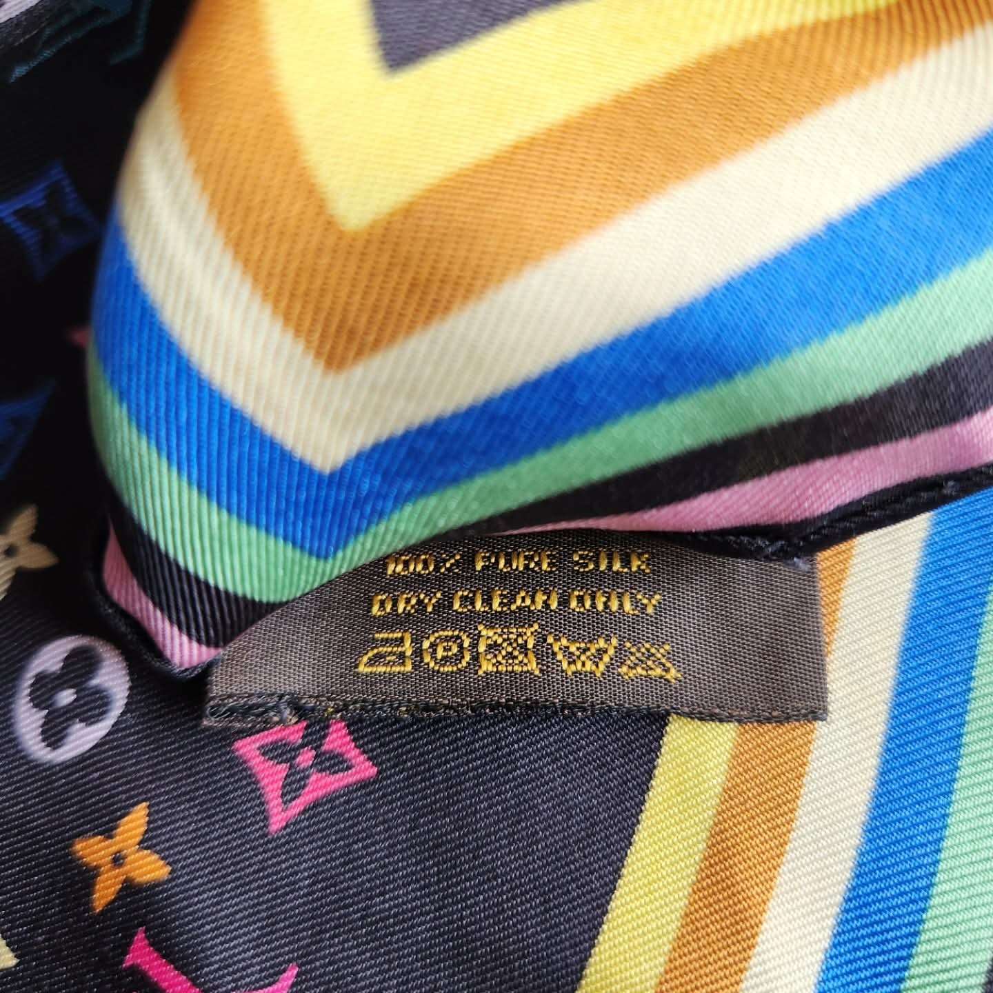 Louis Vuitton Foulard