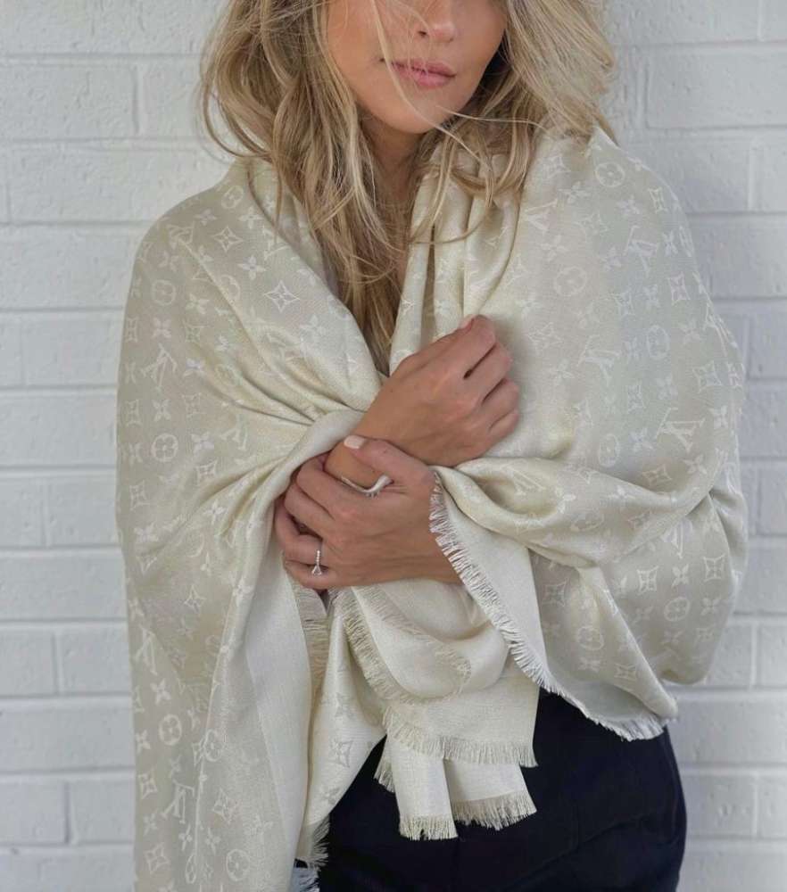 PREKRÁSNY LOUIS VUITTON SHAWL