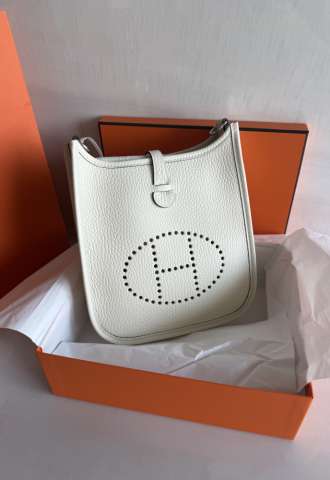 https://vipluxury.sk/Hermés Evelyne 16