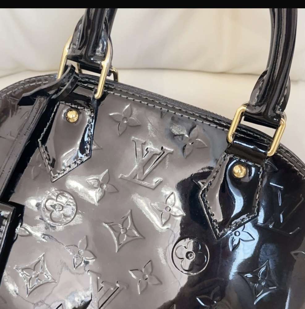 Louis Vuitton Alma bb