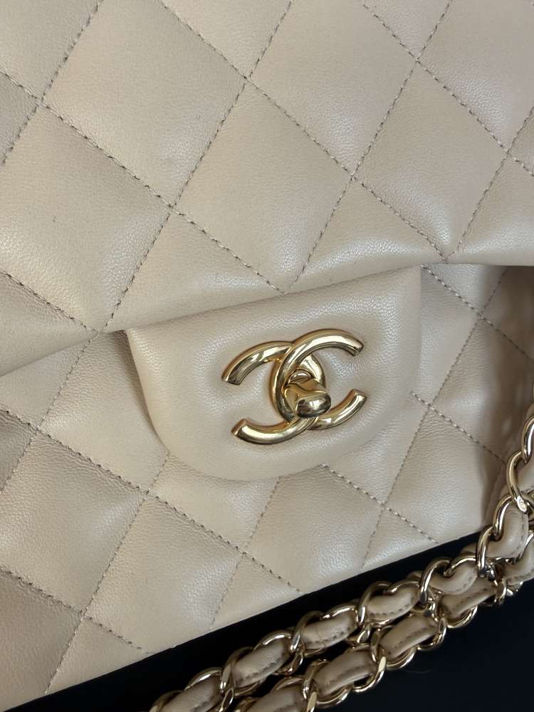 Chanel Jumbo double flap