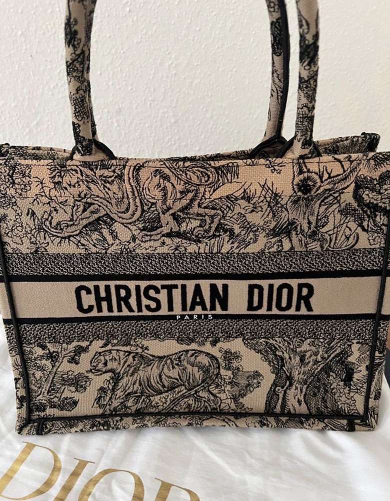 Dior tote médium