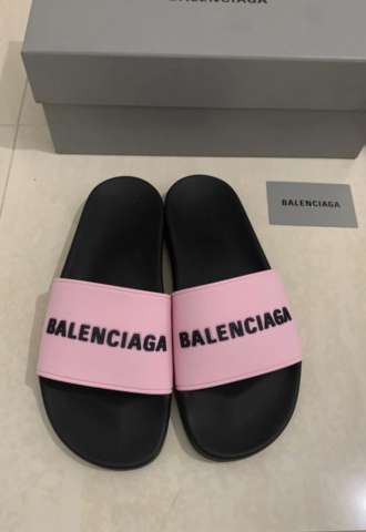 https://vipluxury.sk/Balenciaga šľapky