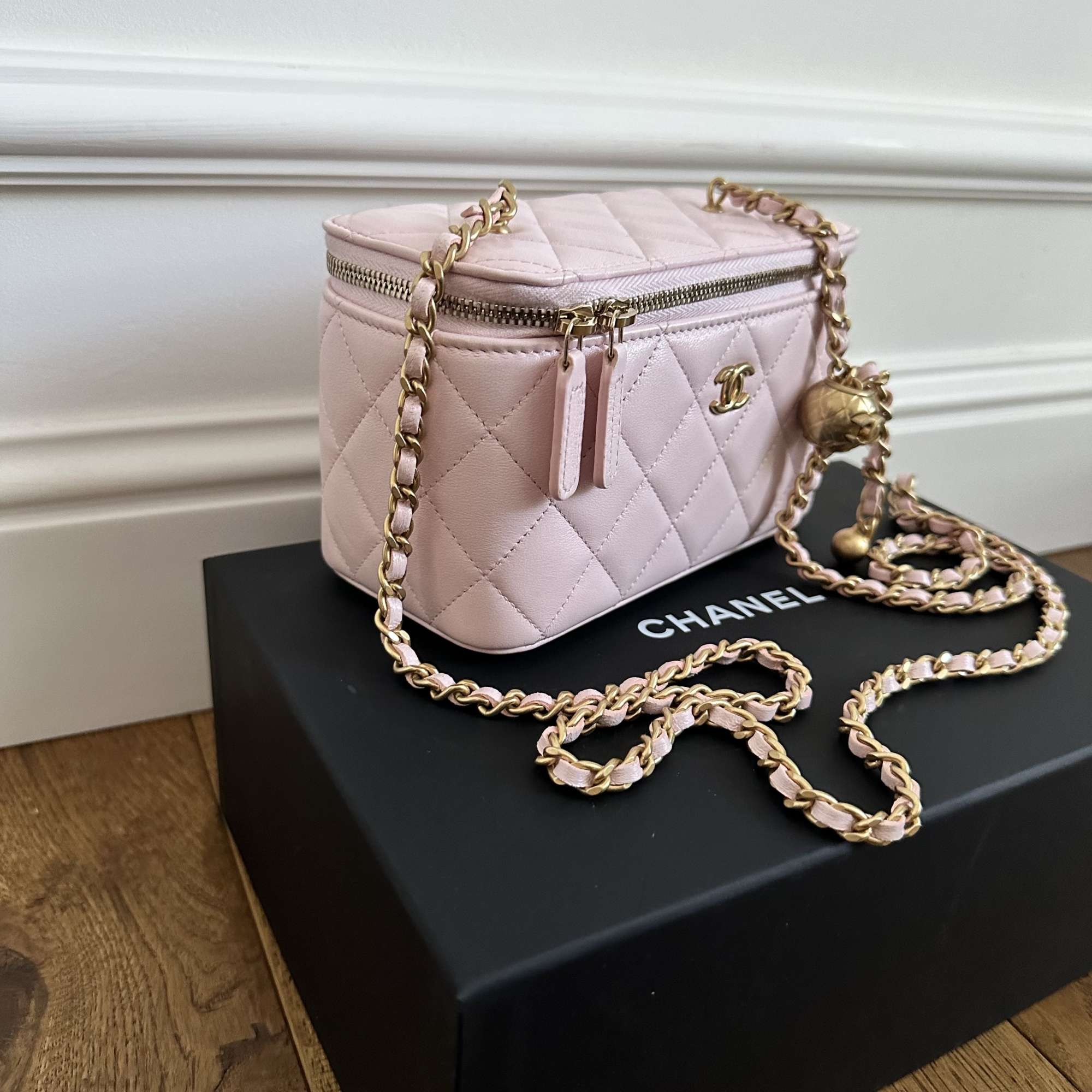 Chanel vanity case ružová