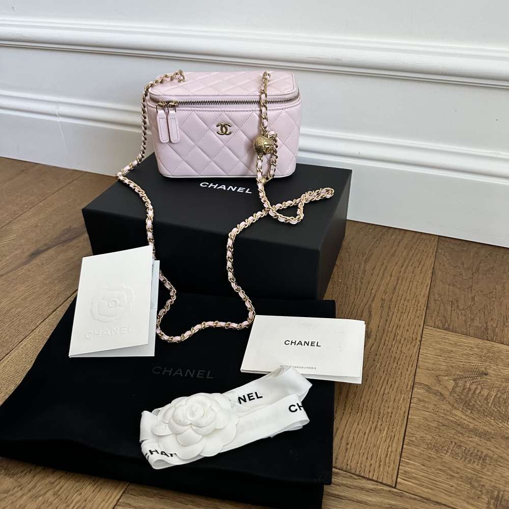 Chanel vanity case ružová