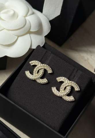 https://vipluxury.sk/Chanel náušnice