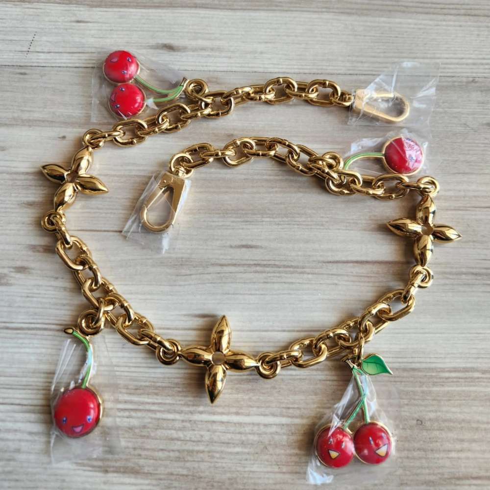 Louis Vuitton Charm Retez