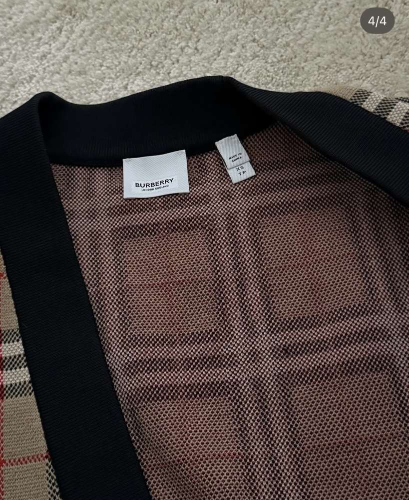 Burberry vlnený kabát/sveter dámsky