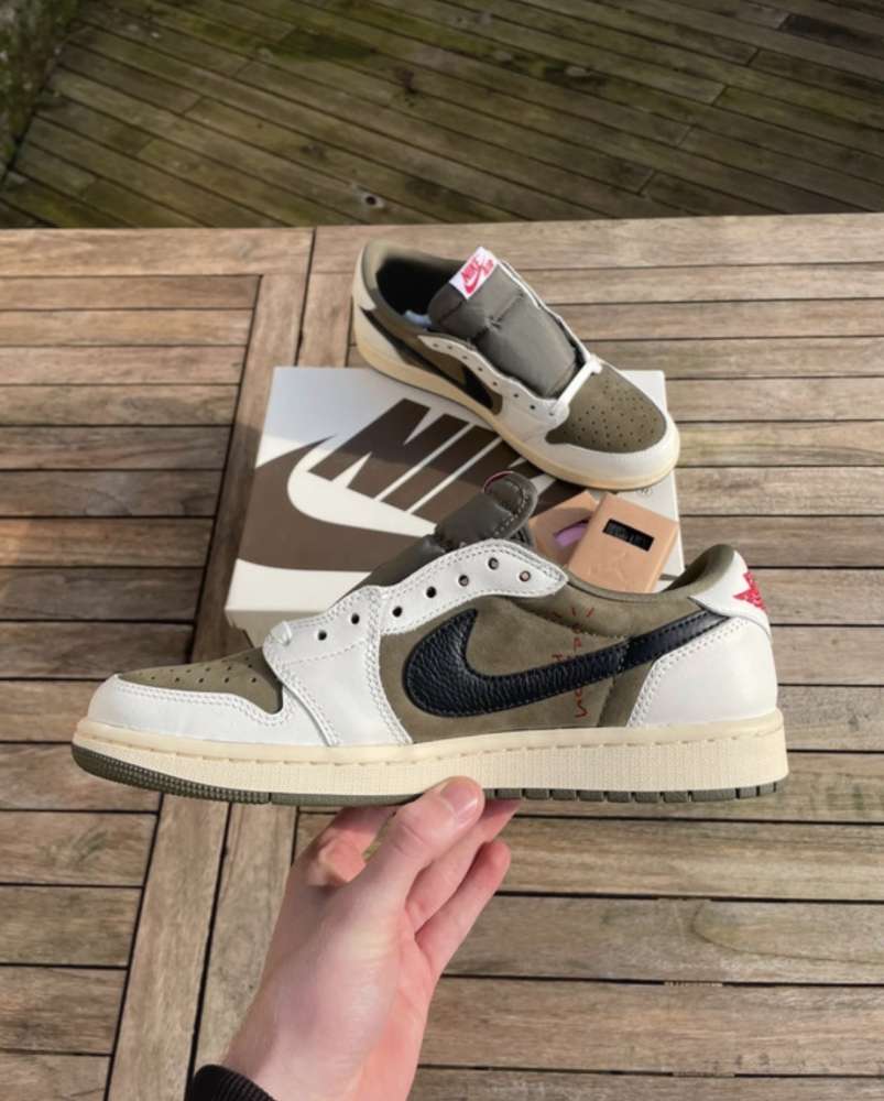 Nike low Travis Scott - Olive