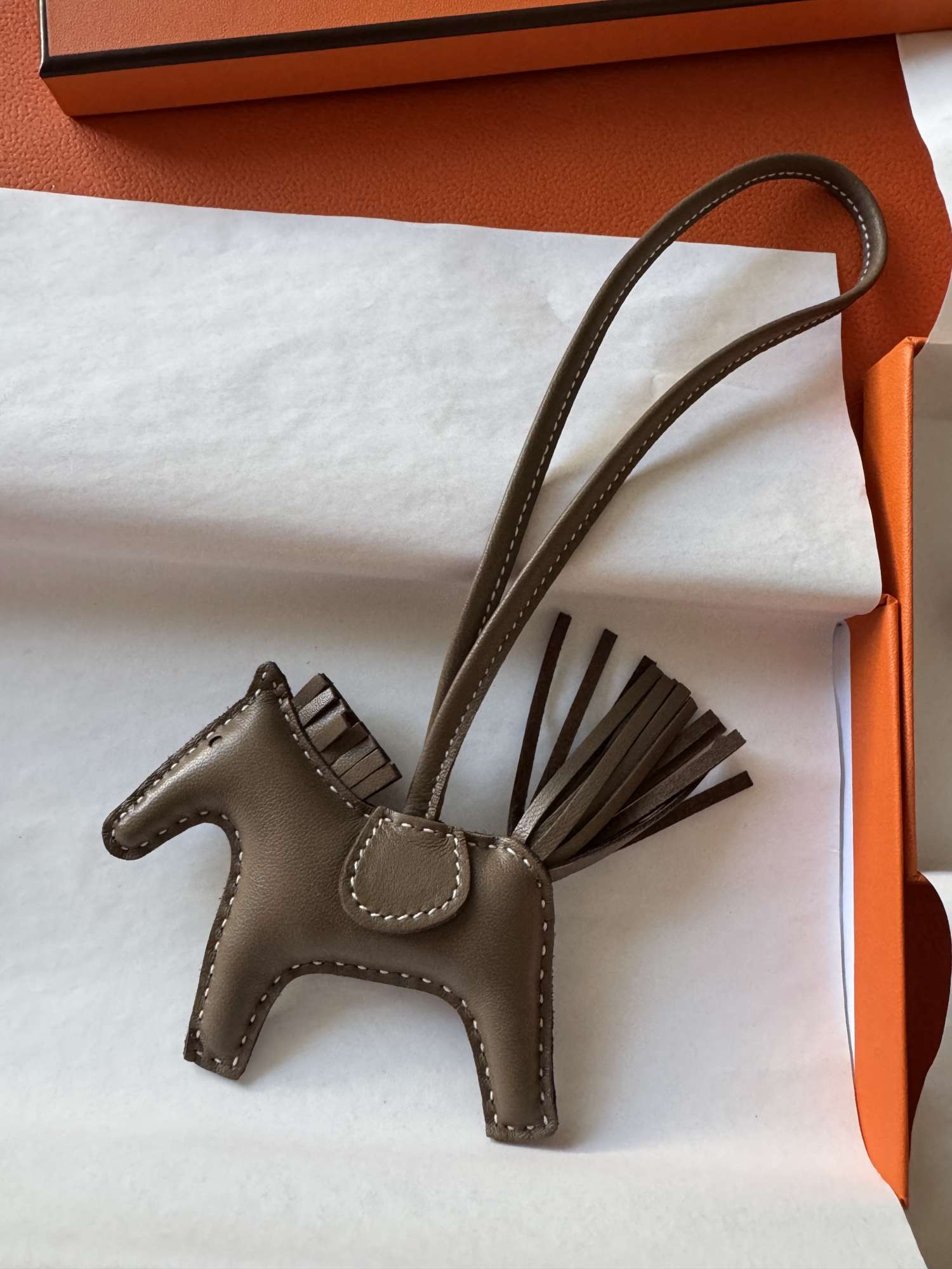 Hermes konik Rodeo Etoupe