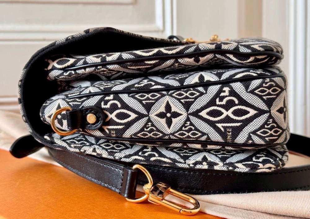 Louis Vuitton Metis kabelka